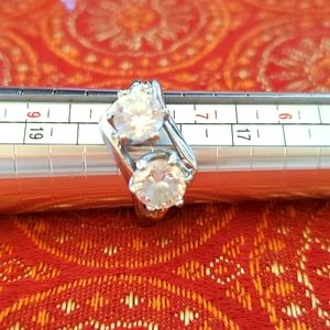 2 Cut glass diamond like ring